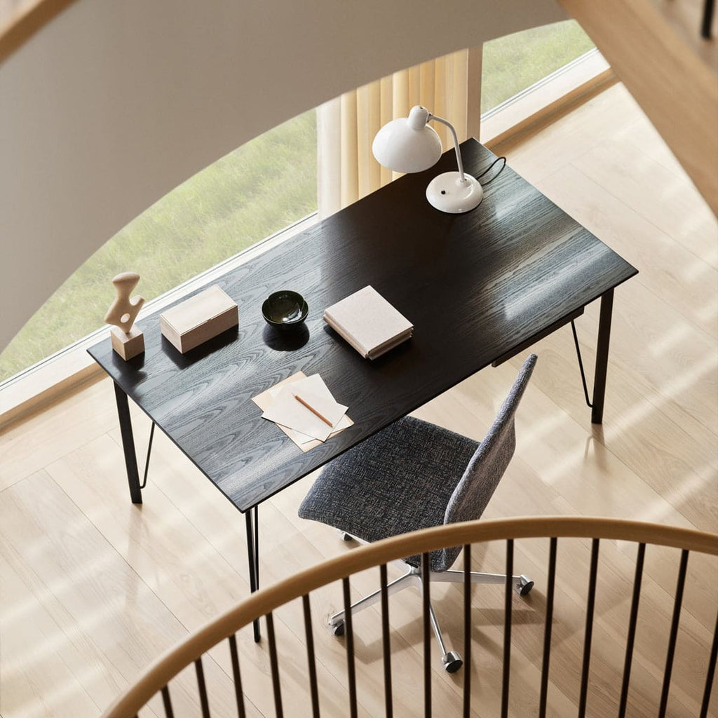 Fritz Hansen -  FH3605 Schreibtisch inkl. Schublade schwarz