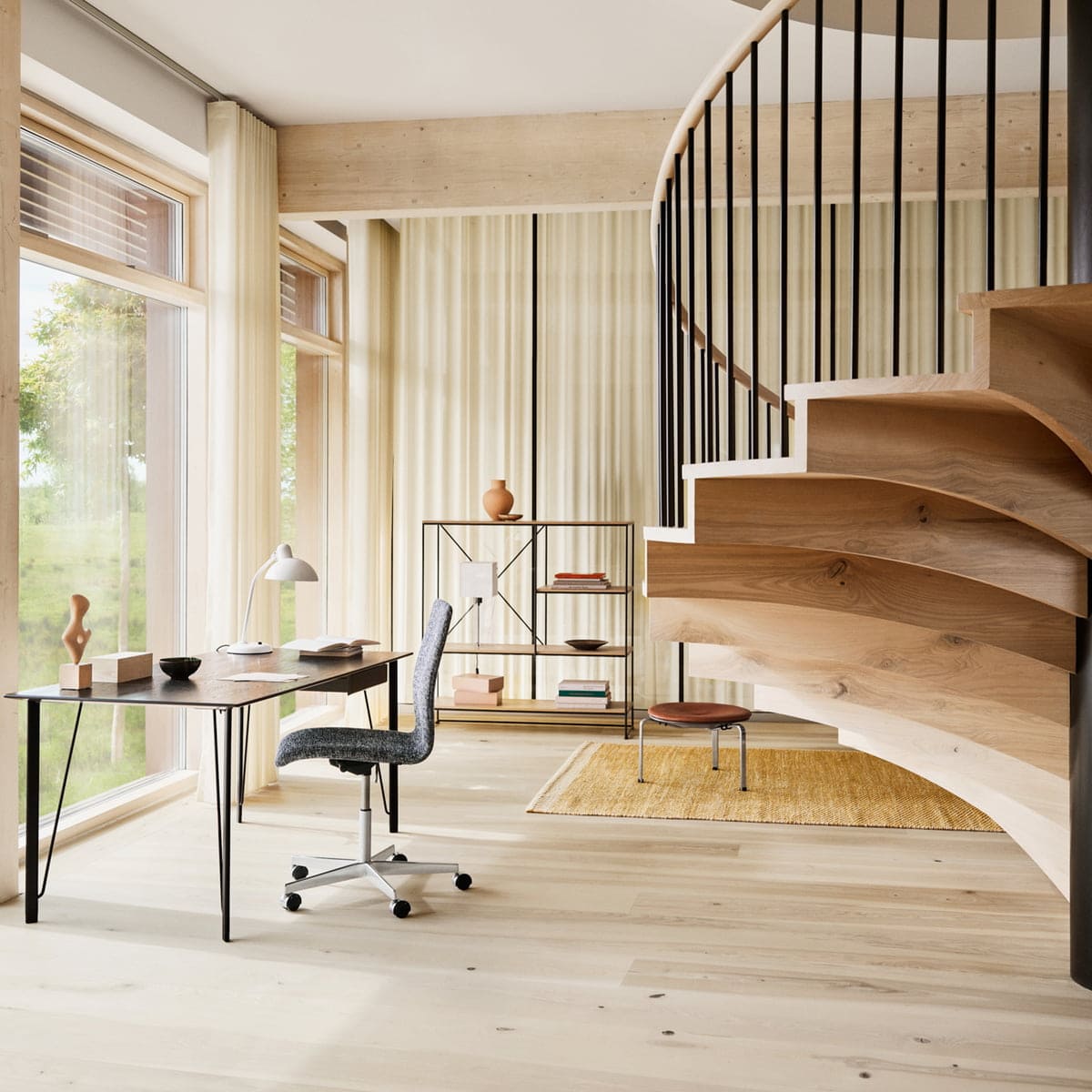 Fritz Hansen -  FH3605 Schreibtisch Walnuss