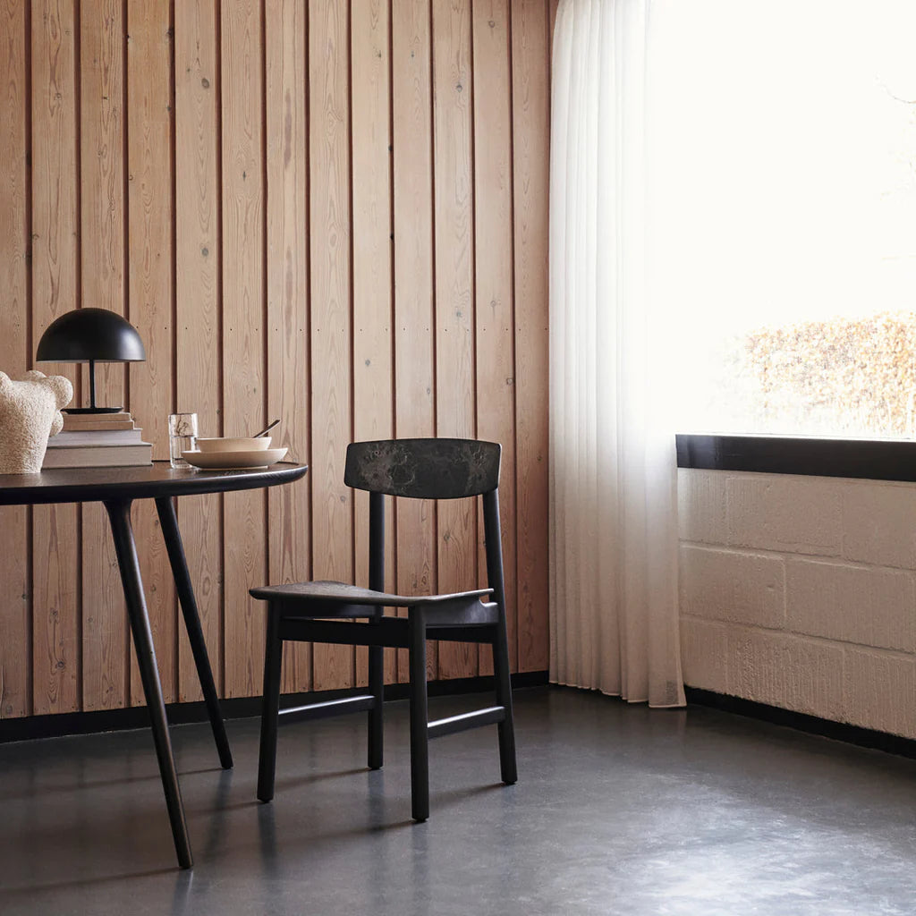 Mater - Armlehnstuhl Conscious Chair 3162 Dunkles Eichenholz