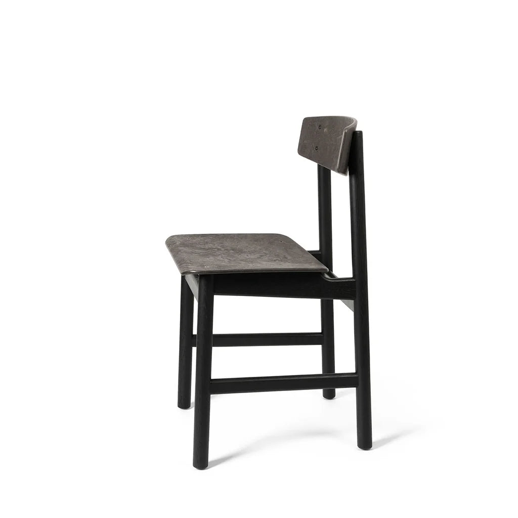 Mater - Armlehnstuhl Conscious Chair 3162 Dunkles Eichenholz